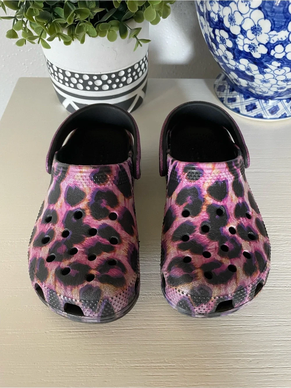 Kids Crocs Purple Leopard Print Glitter Slip on Clogs size 12